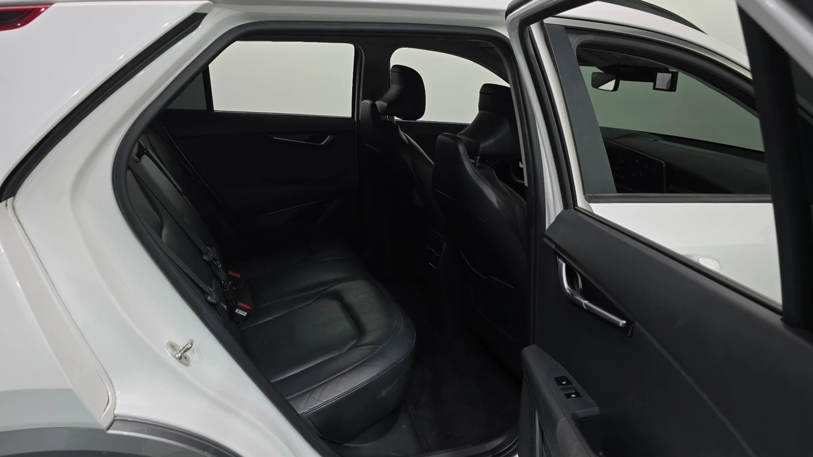 Kia Niro EARTH* FULL* ФИКСИРАНА ЦЕНА ДО БГ!!!* , снимка 9 - Автомобили и джипове - 56216006