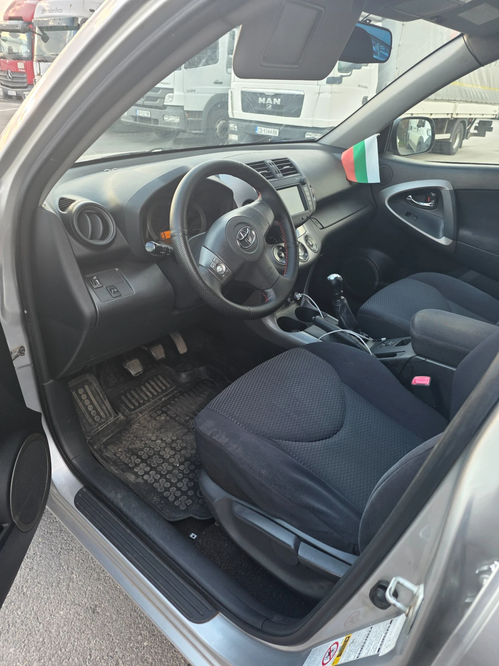 Toyota Rav4, снимка 6 - Автомобили и джипове - 56438140