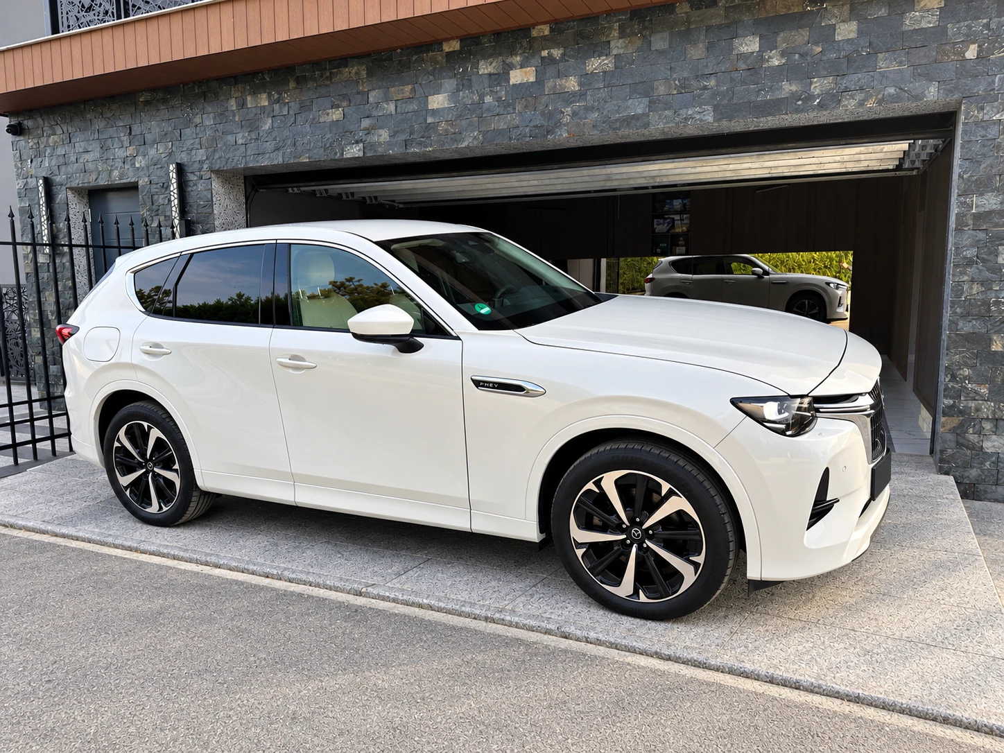 Mazda CX-60 Mazda CX-60 TAKUMI | PLUG-IN 327��.| 4x4| �������� | Mobile.bg � ����������� 2