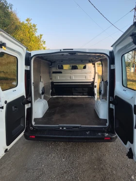 Renault Trafic dci 125 Климатик евро 6, снимка 11