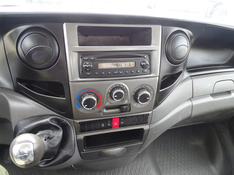 Iveco Daily 35C13  КАТ. * Б* , снимка 15 - Бусове и автобуси - 50018044