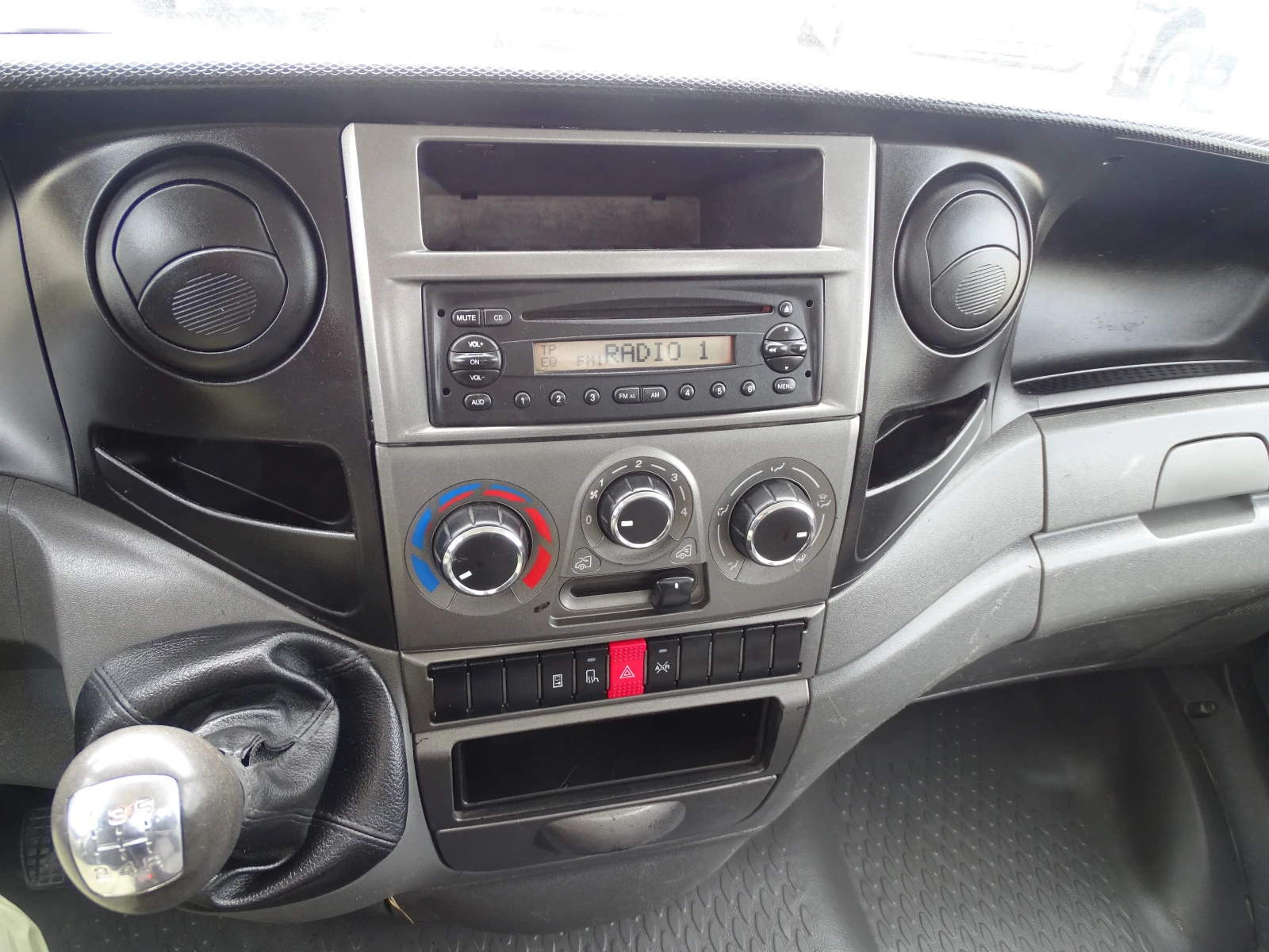 Iveco Daily 35C13  . * *  | Mobile.bg   15