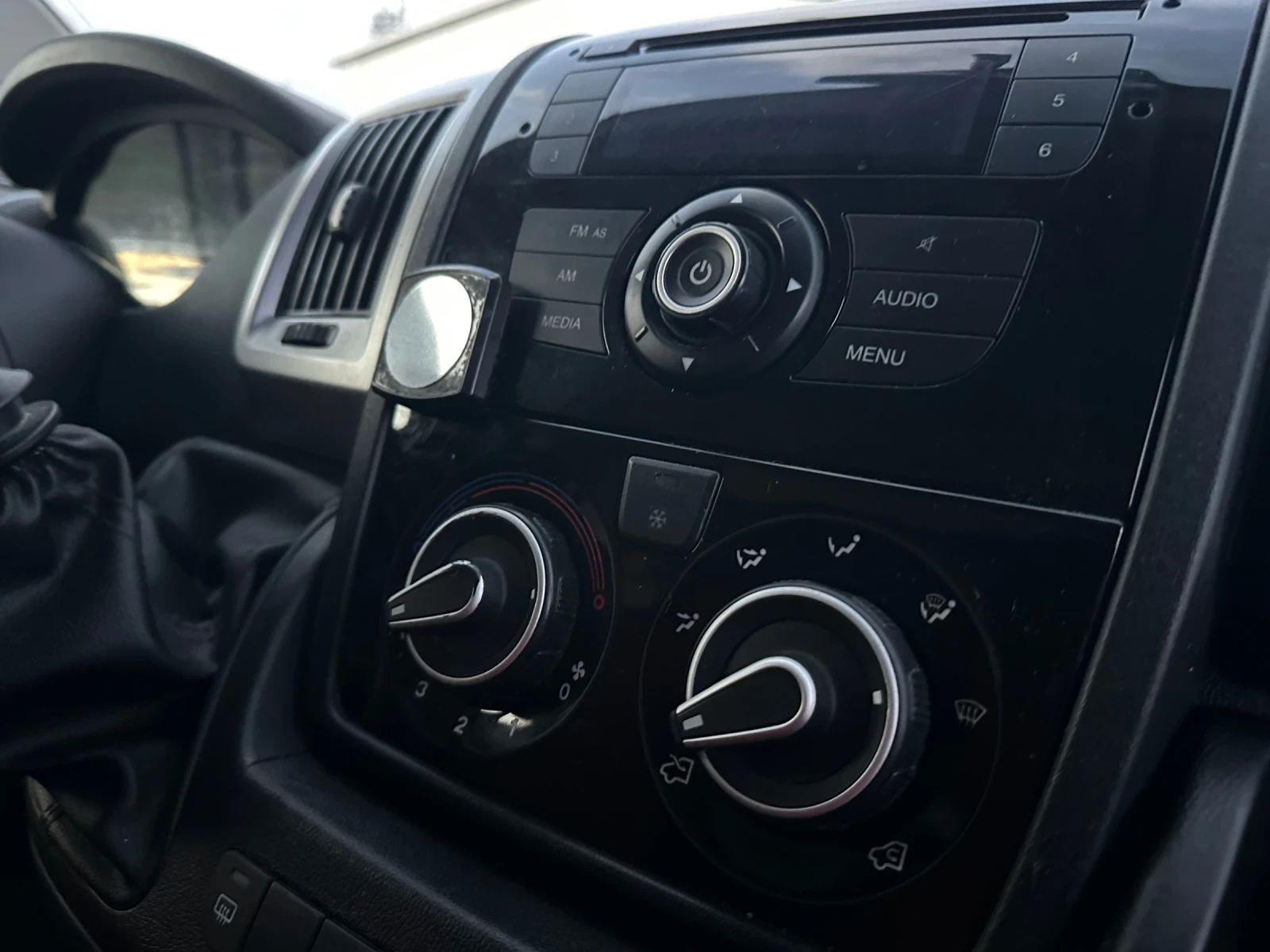 Fiat Ducato 2.3D 130ks ПАДАЩ БОРД КЛИМАТИК - изображение 9