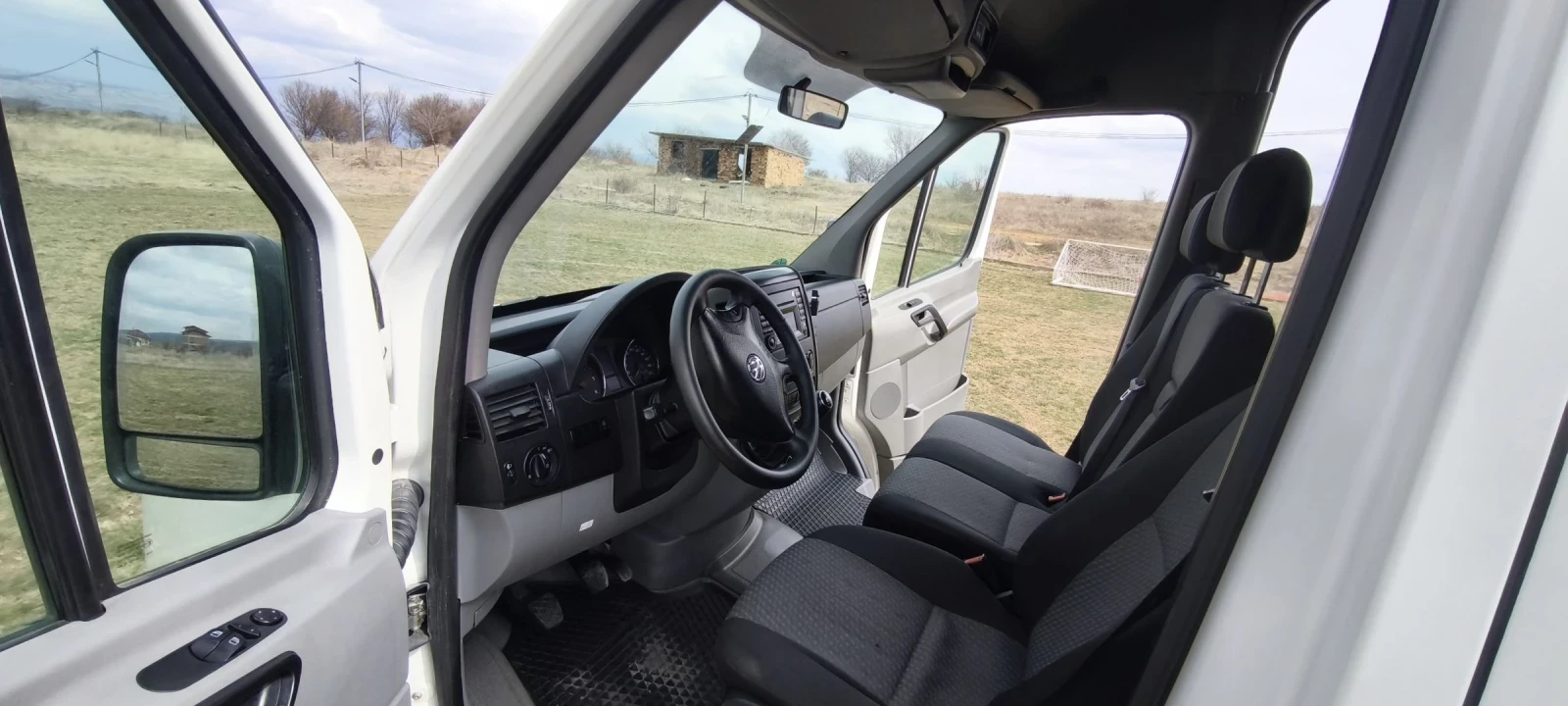 VW Crafter, снимка 11 - Бусове и автобуси - 53948589