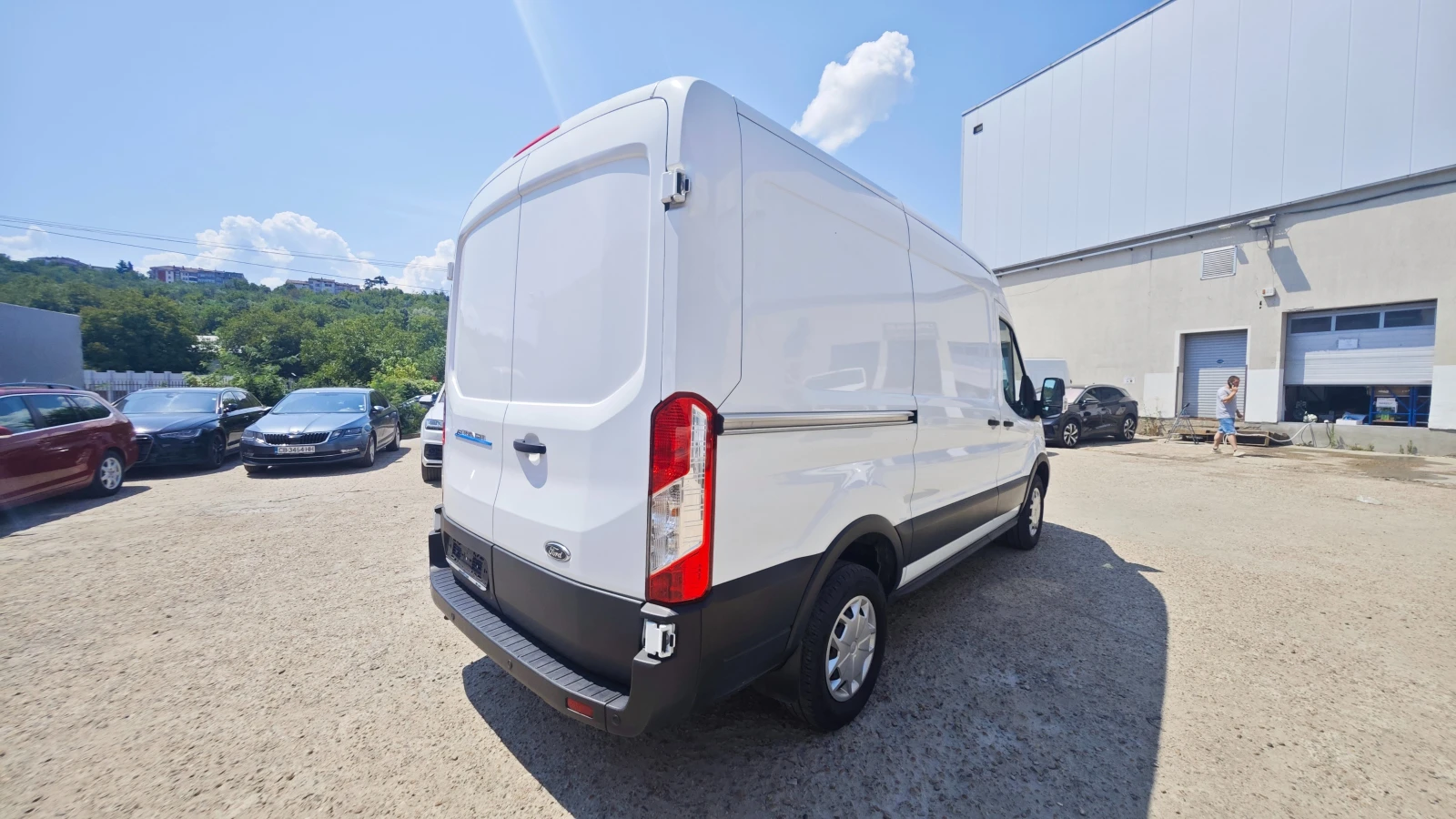Ford Transit L2H2 68 kWh, снимка 6 - Бусове и автобуси - 54682023