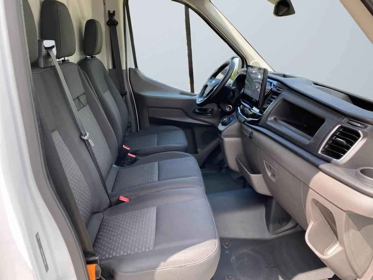Ford Transit L2H2 68 kWh, снимка 10 - Бусове и автобуси - 54682023