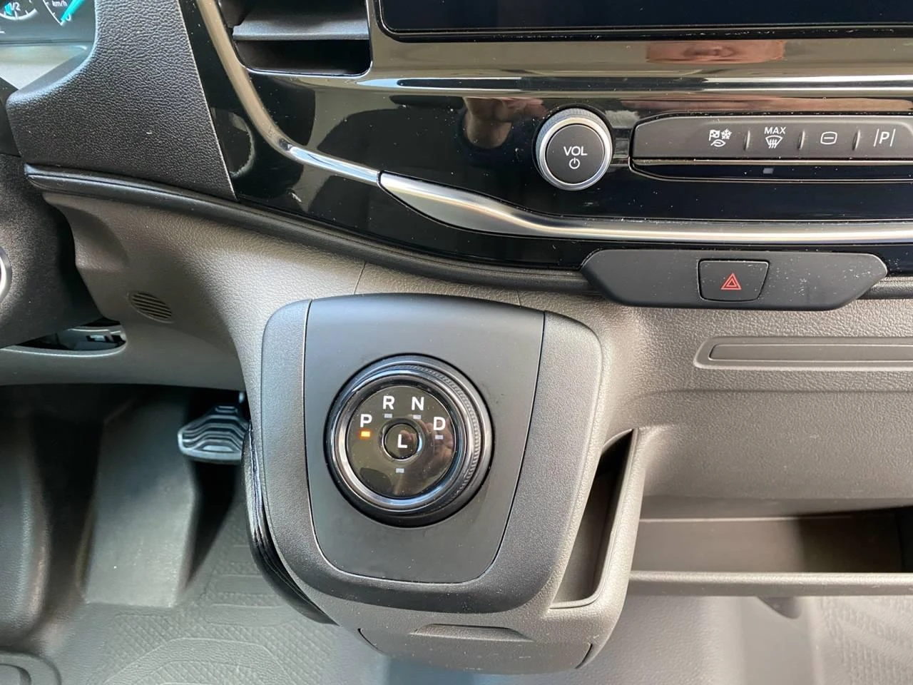 Ford Transit L2H2 68 kWh, снимка 11 - Бусове и автобуси - 54682023