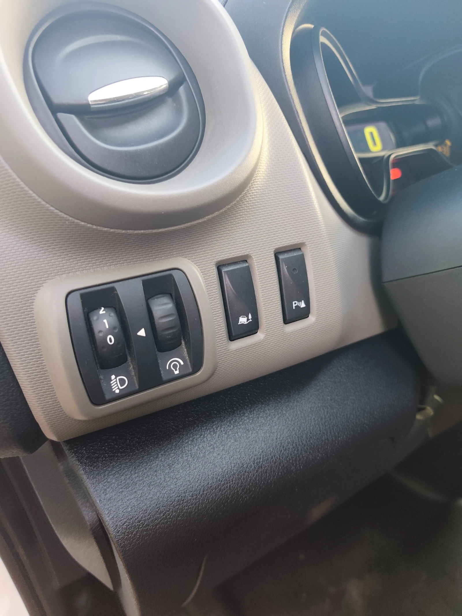 Renault Trafic dci 125 Климатик евро 6, снимка 9 - Бусове и автобуси - 56016367