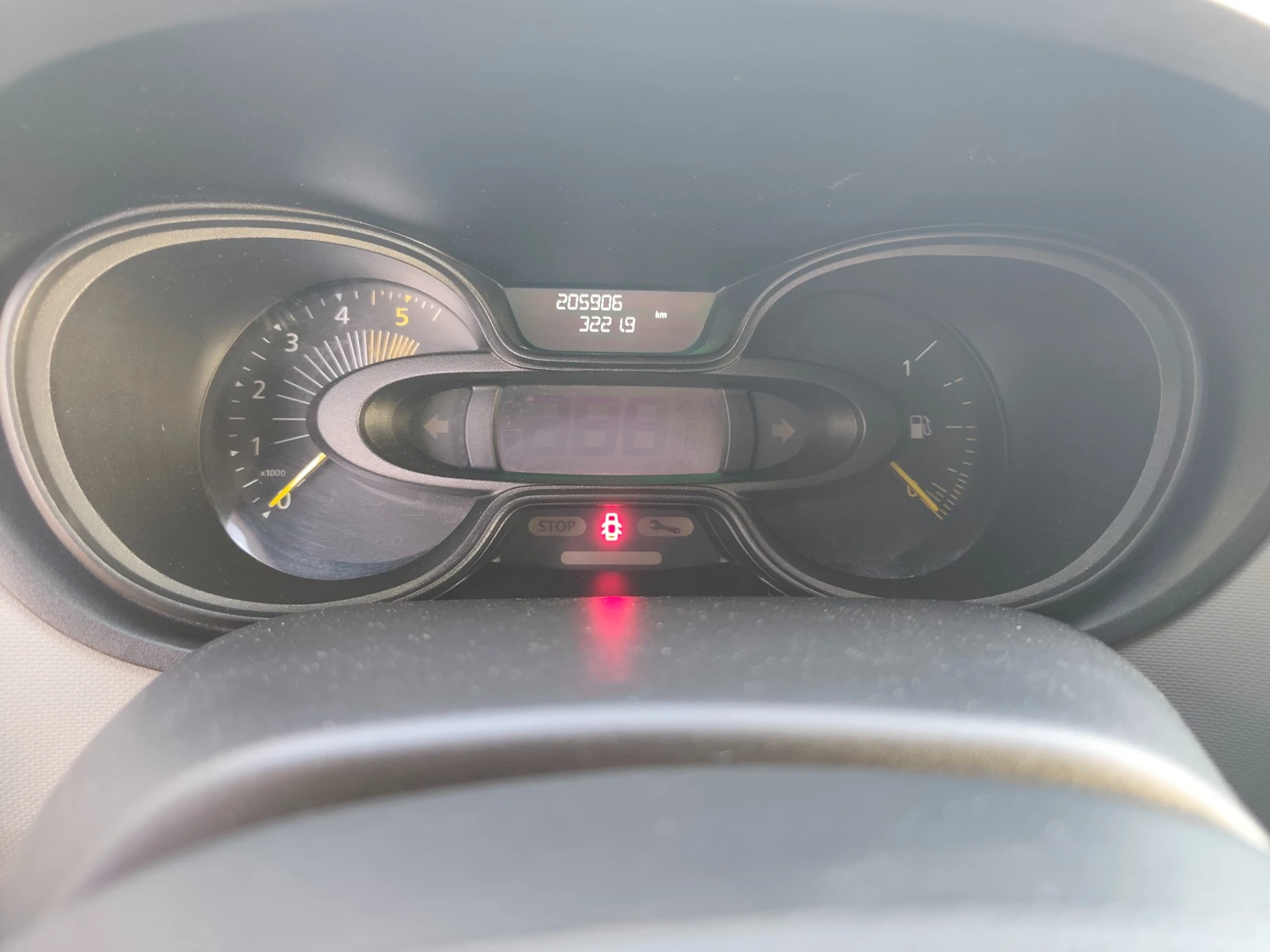 Renault Trafic dci 125 Климатик евро 6, снимка 6 - Бусове и автобуси - 56016367