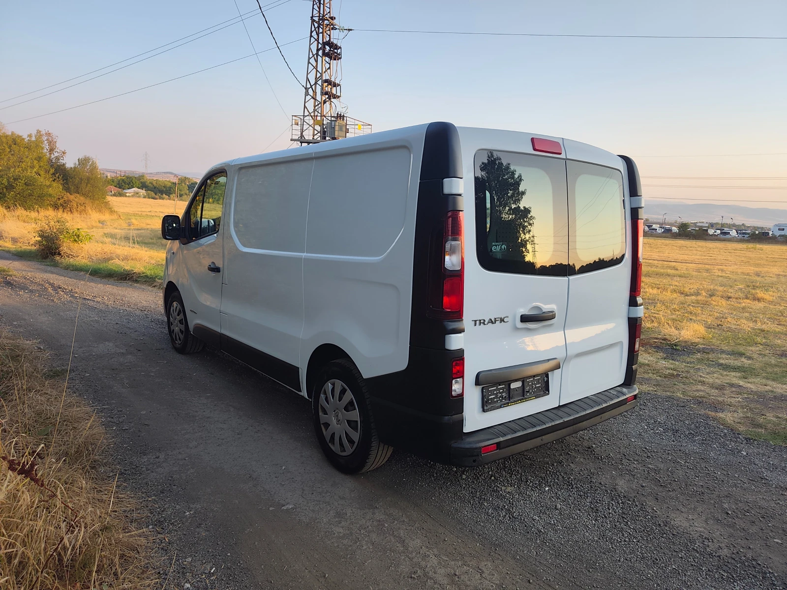 Renault Trafic dci 125 Климатик евро 6, снимка 4 - Бусове и автобуси - 56016367
