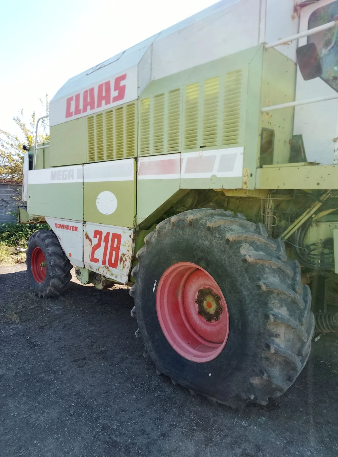 Комбайн Claas, снимка 3 - Селскостопанска техника - 54714712