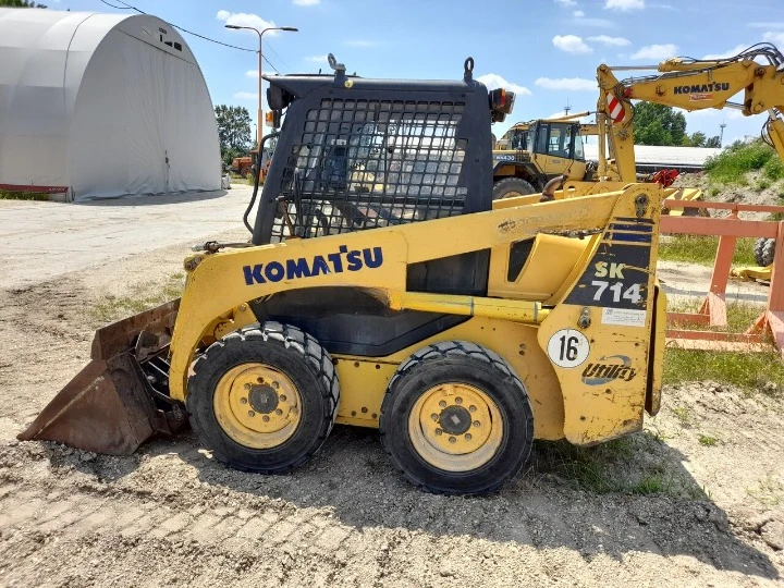 Мини челни товарачи Komatsu SK714, снимка 3 - Индустриална техника - 47437654