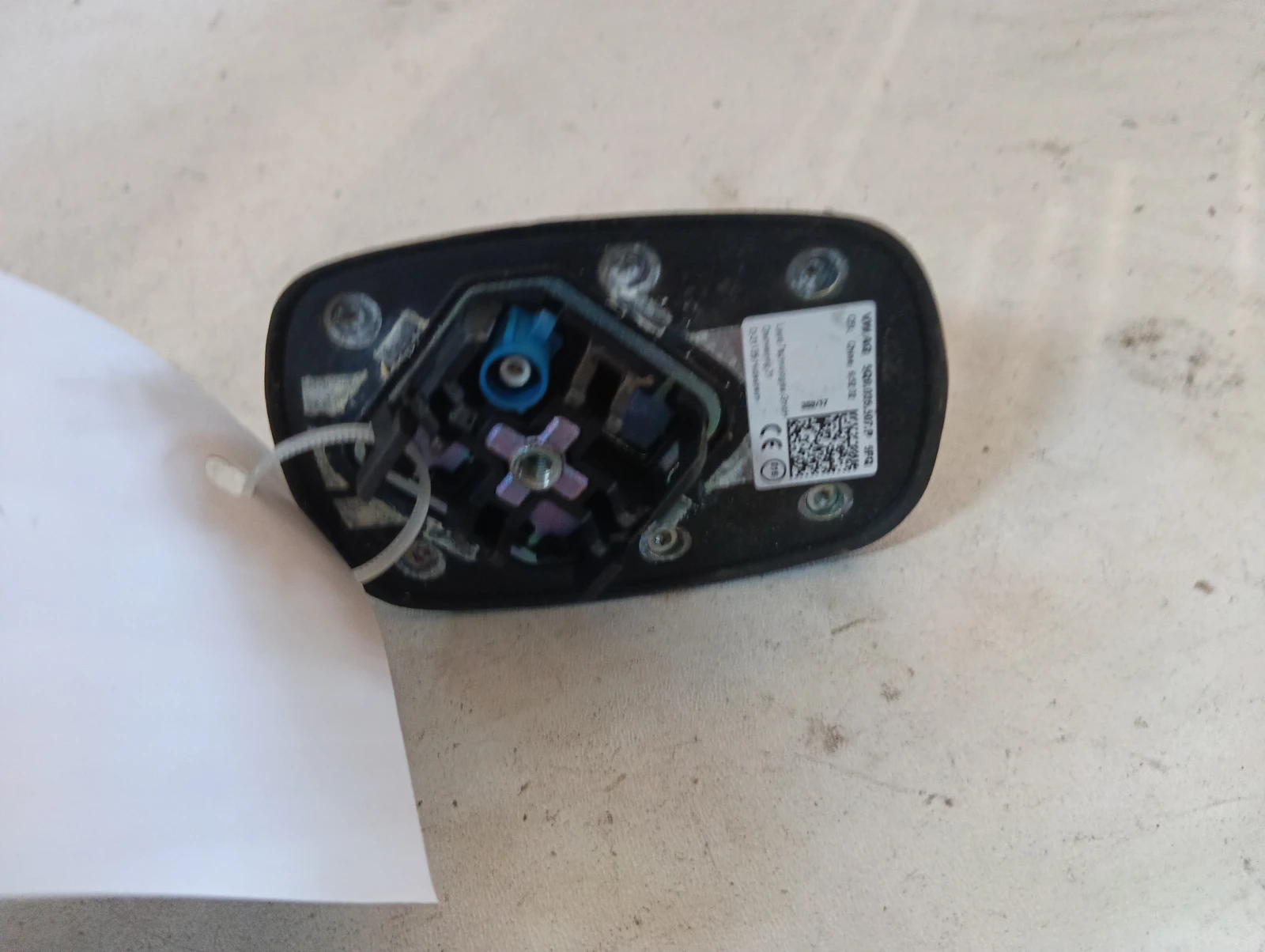антена 5Q0035507P ЧЕРЕН МАТ VW Passat