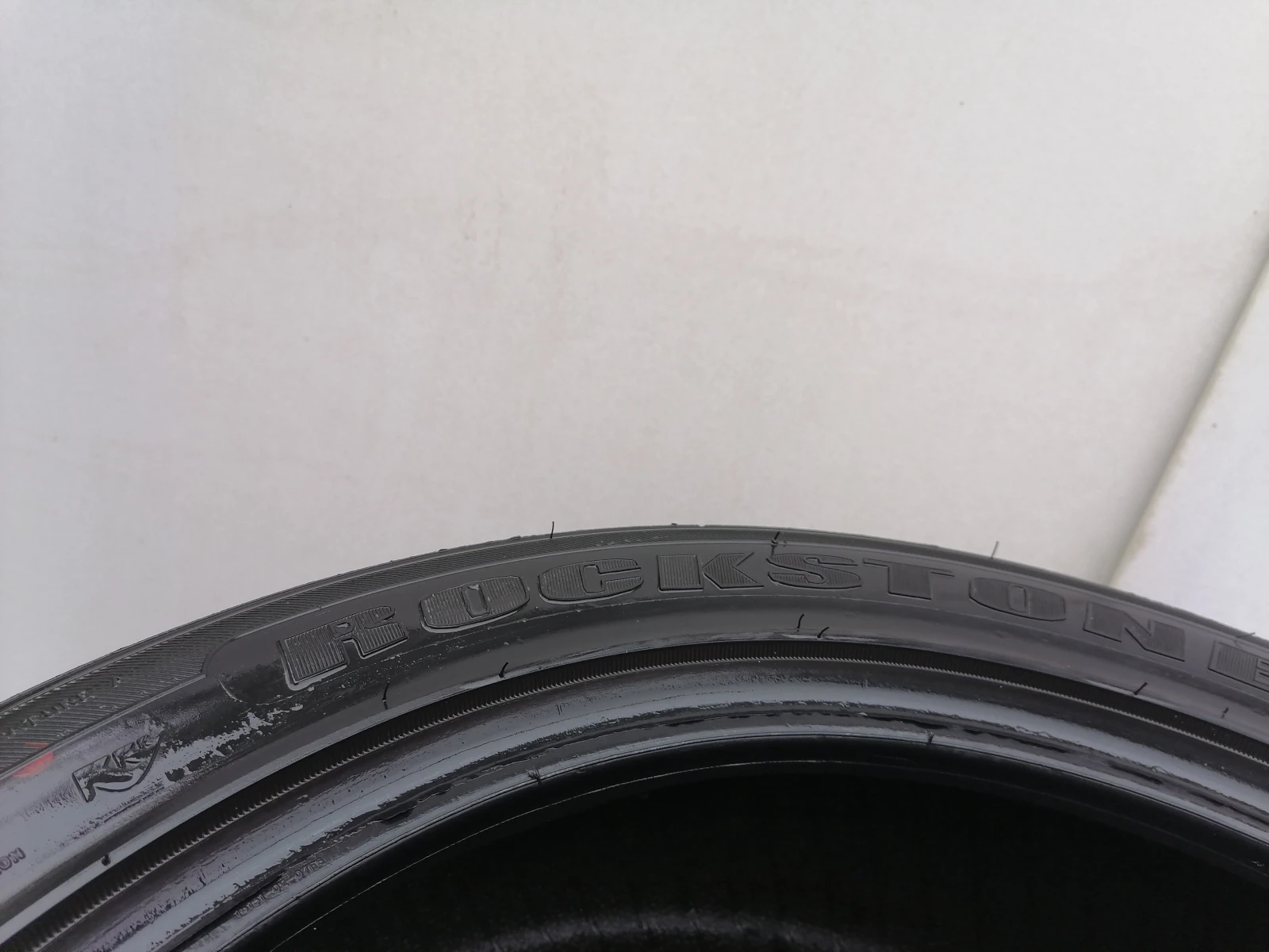 Гуми Летни 235/50R18, снимка 2 - Гуми и джанти - 55792126