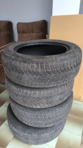 Гуми Зимни 205/60R16
