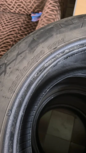 Гуми Зимни 205/60R16, снимка 2 - Гуми и джанти - 52365353