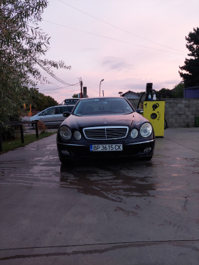Mercedes-Benz E 220 + + , снимка 3 - Автомобили и джипове - 45389403