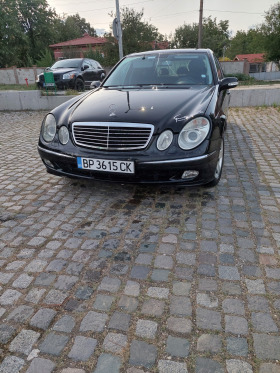 Mercedes-Benz E 220 + + , снимка 7 - Автомобили и джипове - 45389403