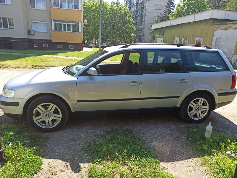 VW Passat, снимка 12 - Автомобили и джипове - 49497722