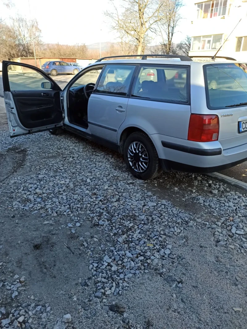 VW Passat, снимка 2 - Автомобили и джипове - 49497722