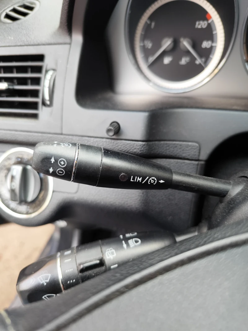 Mercedes-Benz C 220, снимка 9 - Автомобили и джипове - 52652934