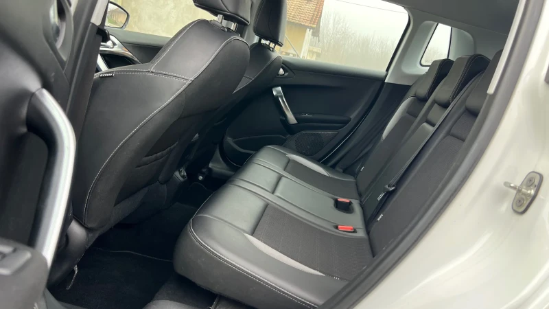 Peugeot 2008 AVTOMAT  NAVI KAMERA , снимка 10 - Автомобили и джипове - 52845223