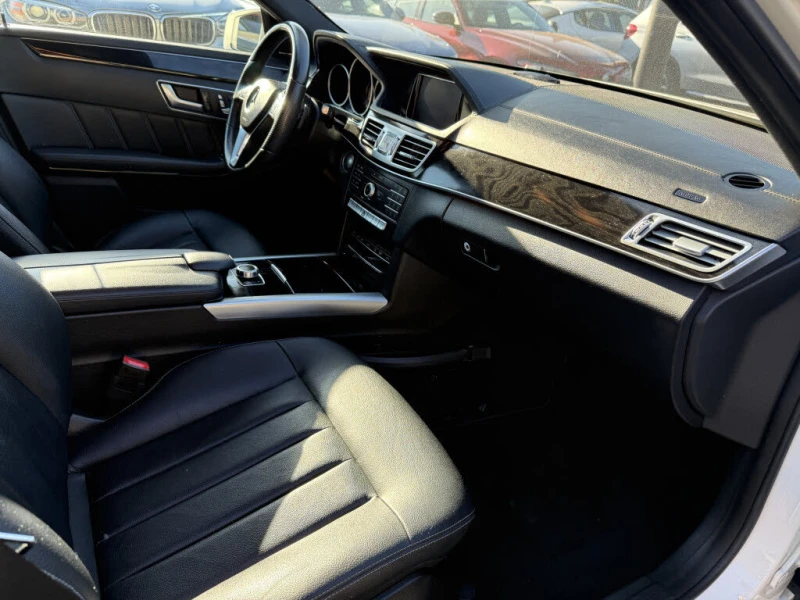 Mercedes-Benz E 400 4MATIC* LUXURY* HEAD-UP* АвтоКредит(ЦЕНА ДО БГ), снимка 13 - Автомобили и джипове - 53501916