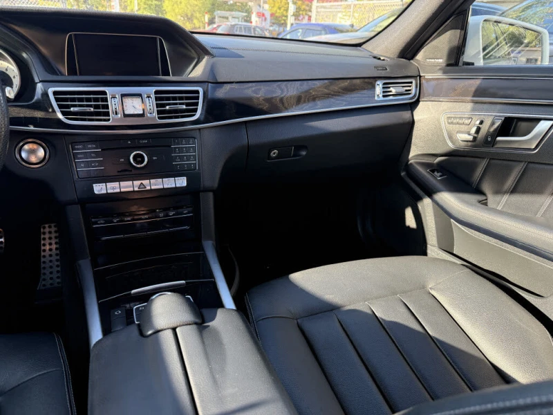 Mercedes-Benz E 400 4MATIC* LUXURY* HEAD-UP* АвтоКредит(ЦЕНА ДО БГ), снимка 12 - Автомобили и джипове - 53501916