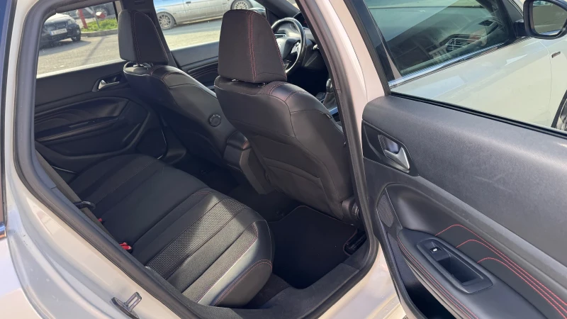 Peugeot 308 GT-Line SW 1.6HDI , снимка 13 - Автомобили и джипове - 53557382