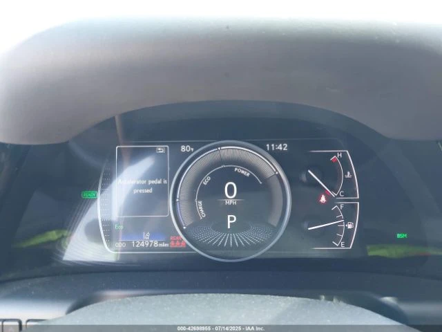 Lexus ES 300 Hybrid - изображение 7