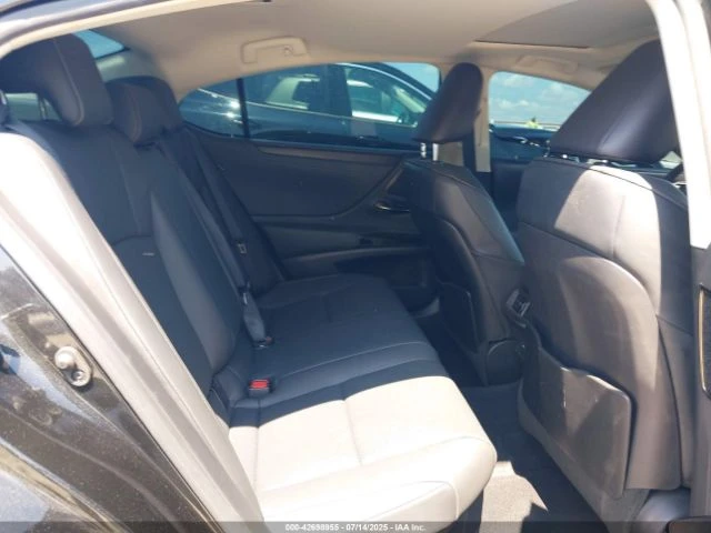 Lexus ES 300 Hybrid - изображение 8