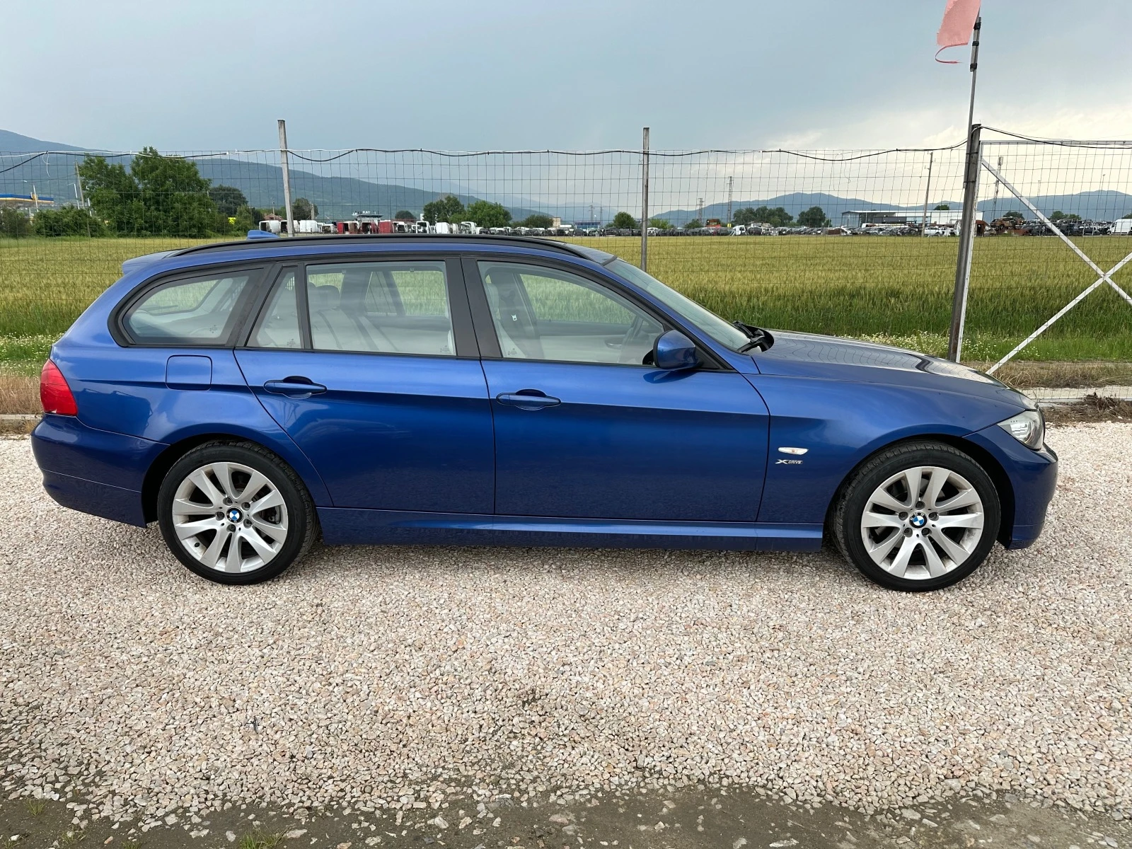 BMW 320 320 XDrive - изображение 5