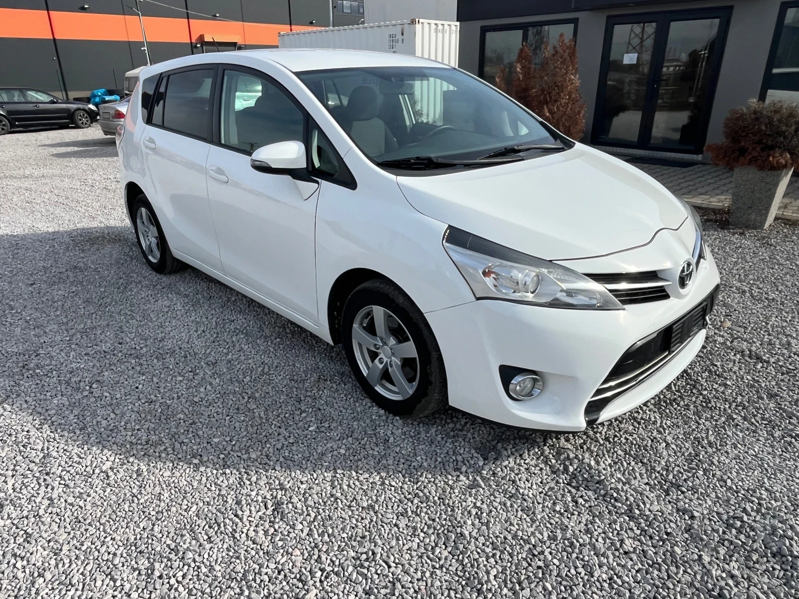 Toyota Verso 1.6D4D-112k.c  - изображение 8