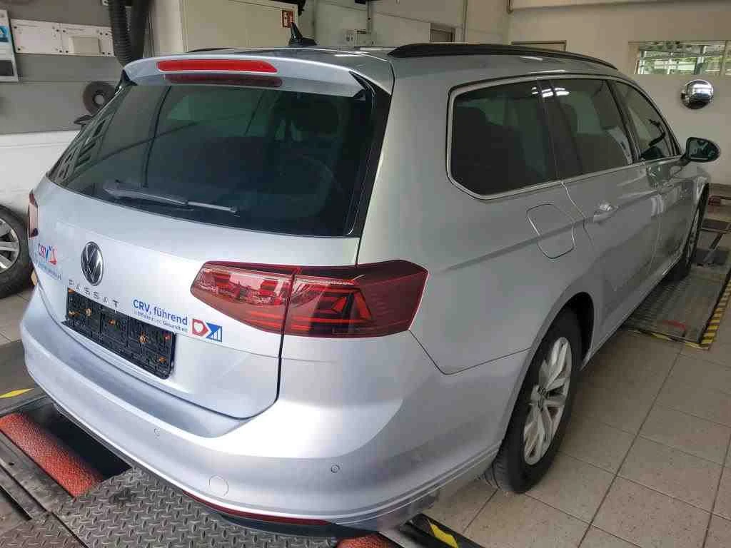 VW Passat Business 2.0tdi IQ.LIGHT-LED КОЖА обдухване Камера - изображение 2