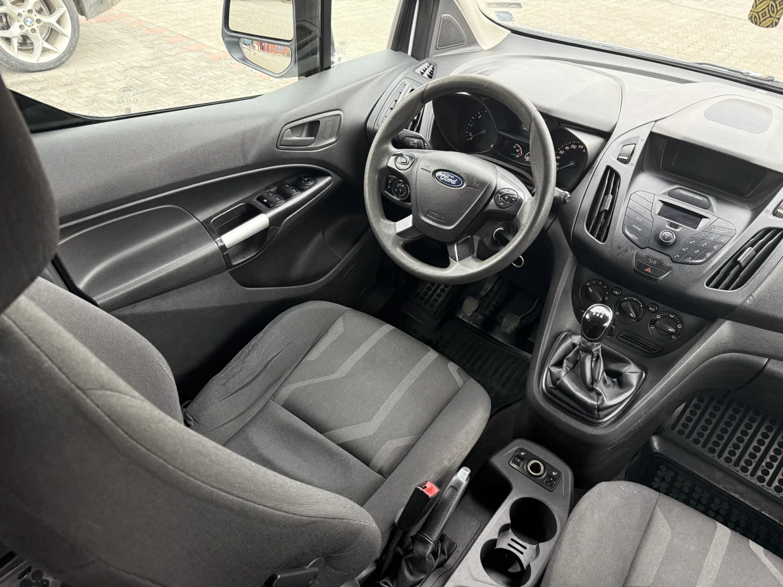 Ford Tourneo Connect 1.6 TDCI - изображение 9