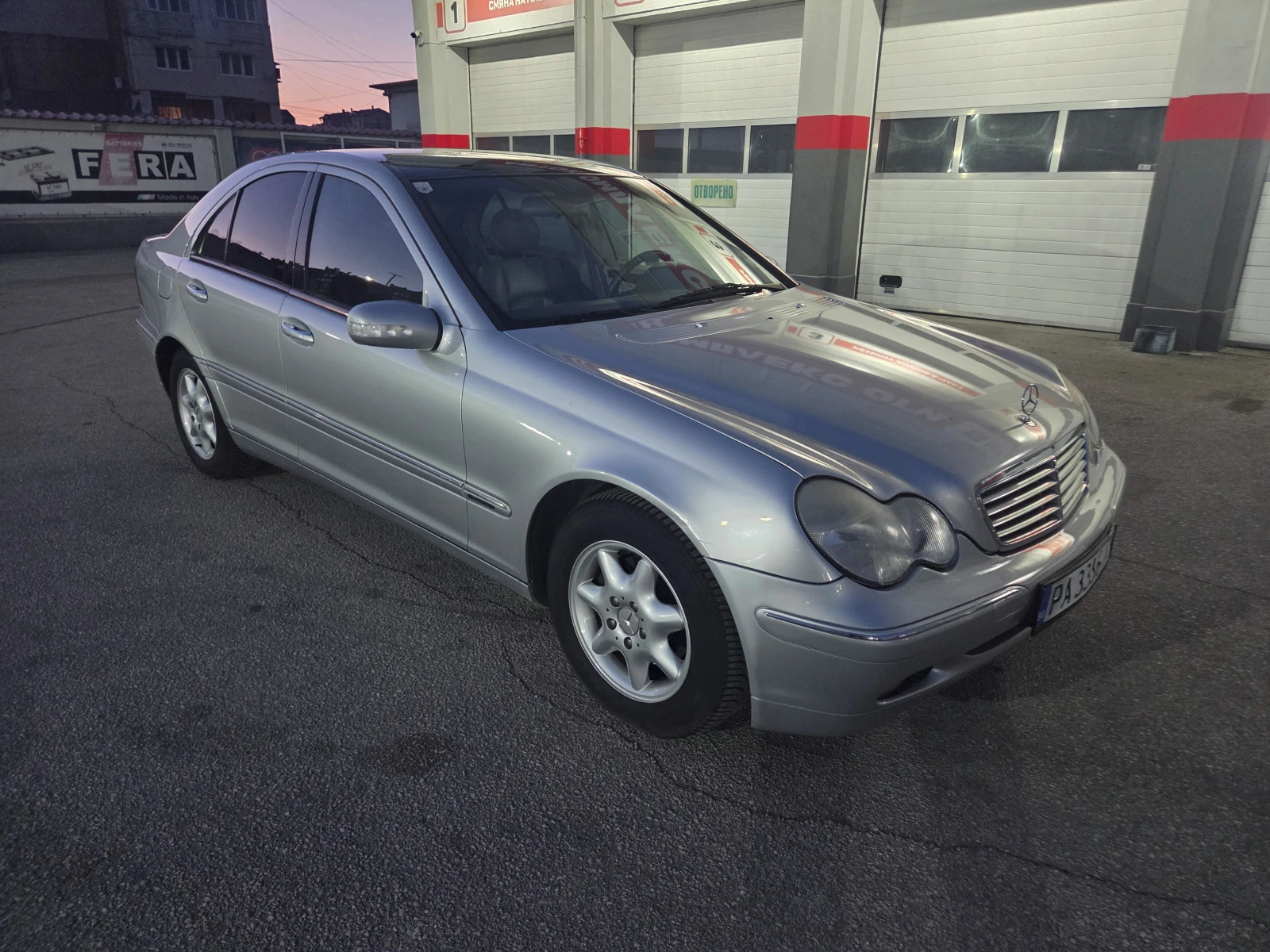 Mercedes-Benz C 220 CDI-Avantgarde, снимка 7 - Автомобили и джипове - 53802427