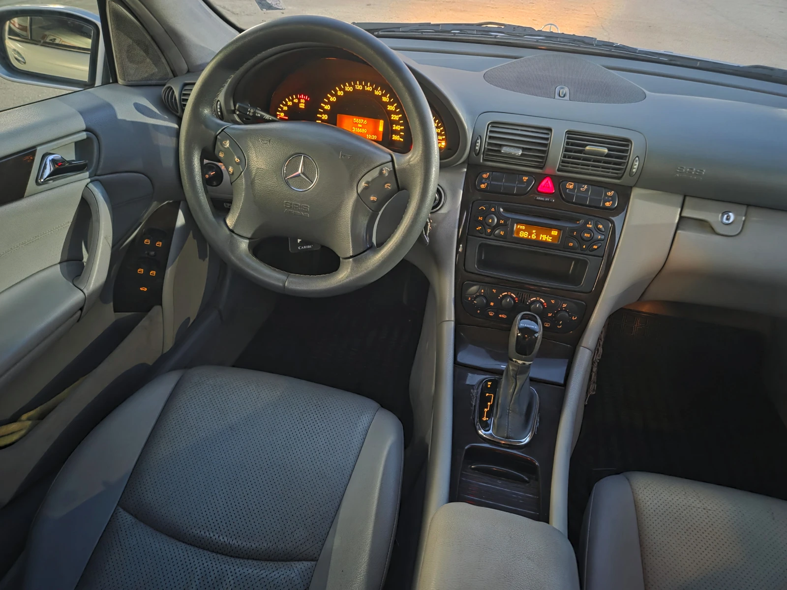 Mercedes-Benz C 220 CDI-Avantgarde, снимка 13 - Автомобили и джипове - 53802427