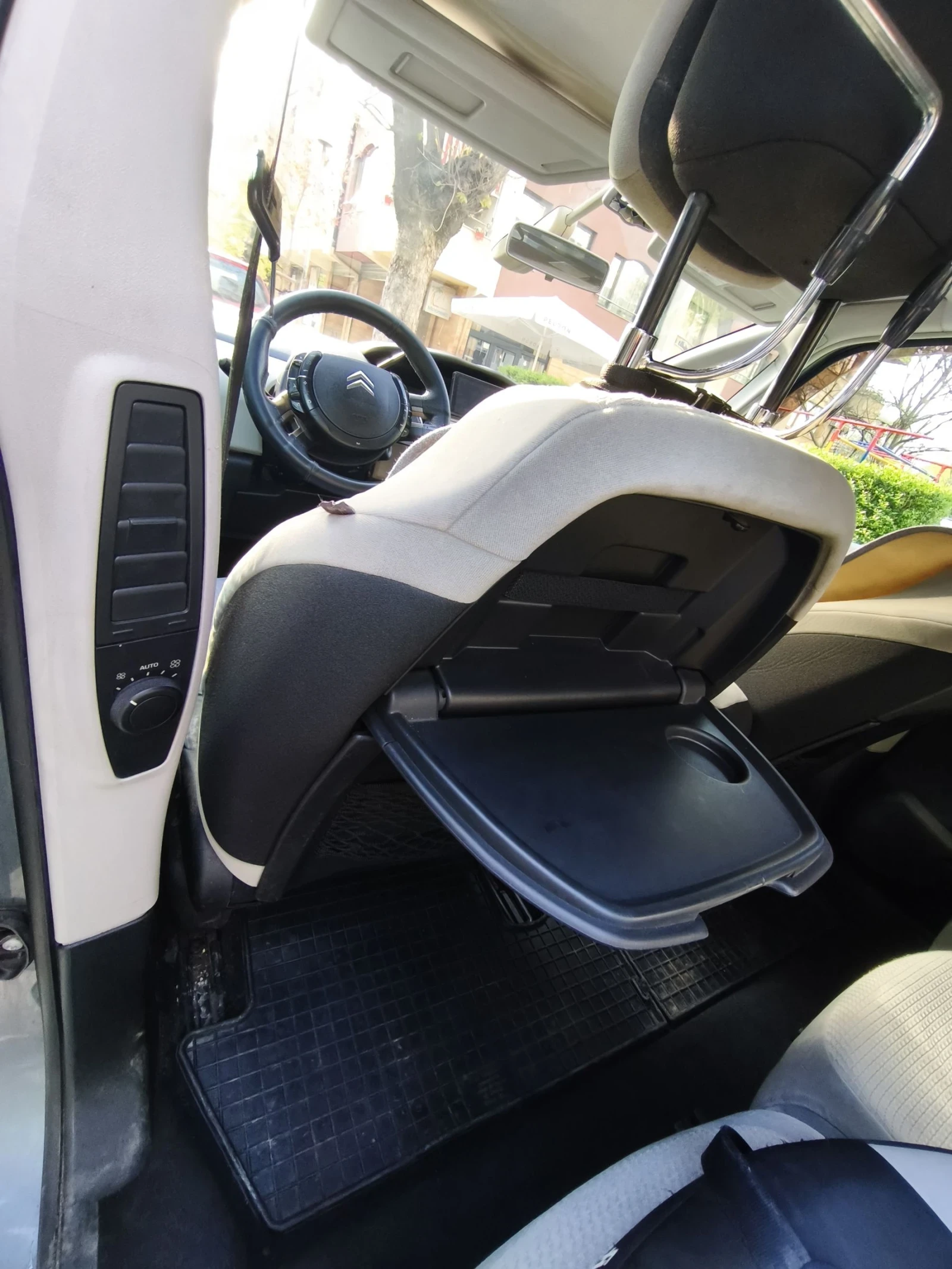 Citroen C4 Picasso 2.0HDI Автоматик , снимка 9 - Автомобили и джипове - 54296872