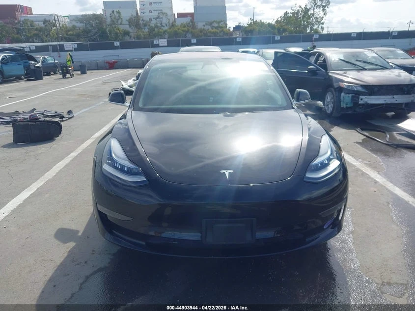 Tesla Model 3 Long Range/Mid Range/Standard Range/Standard Range, снимка 12 - Автомобили и джипове - 54419088