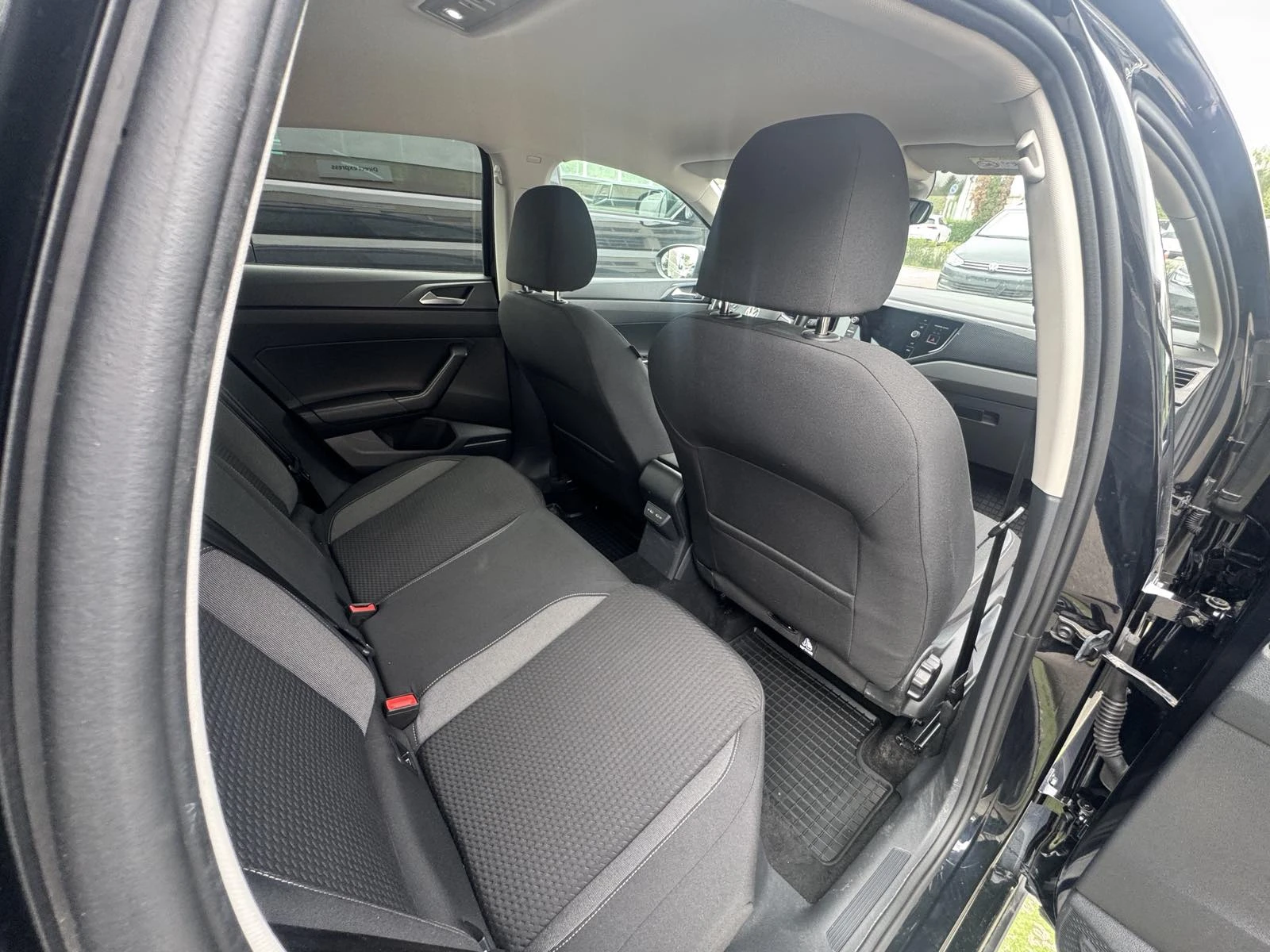 VW Taigo, снимка 5 - Автомобили и джипове - 54634753