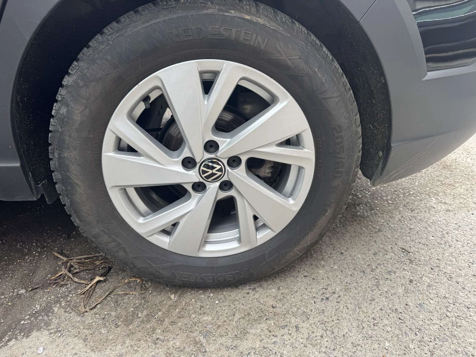 VW Taigo, снимка 8 - Автомобили и джипове - 54634753