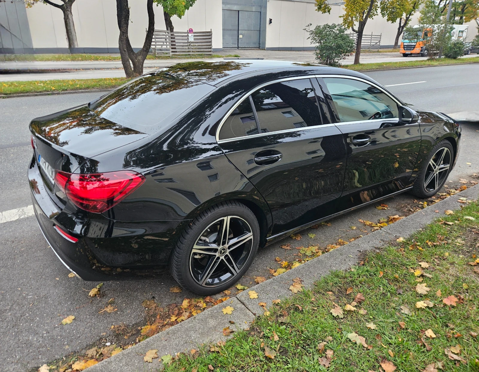 Mercedes-Benz A 220 4Matic, снимка 9 - Автомобили и джипове - 54651220