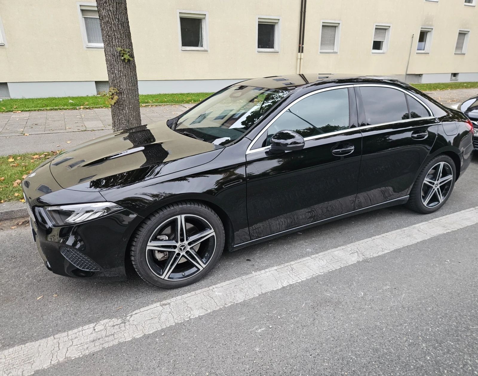 Mercedes-Benz A 220 4Matic, снимка 13 - Автомобили и джипове - 54651220