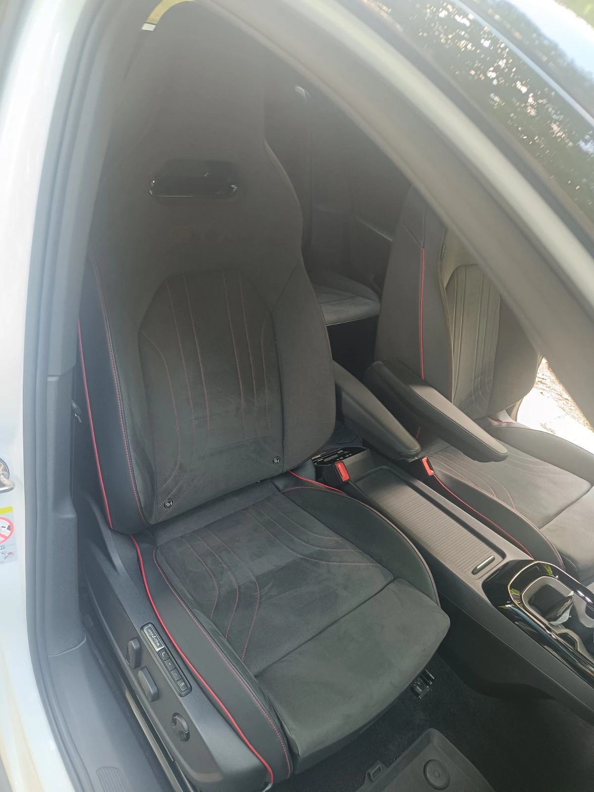 VW ID.4 GTX 77KWh, 220kBт / 300 к.с, снимка 14 - Автомобили и джипове - 54845453