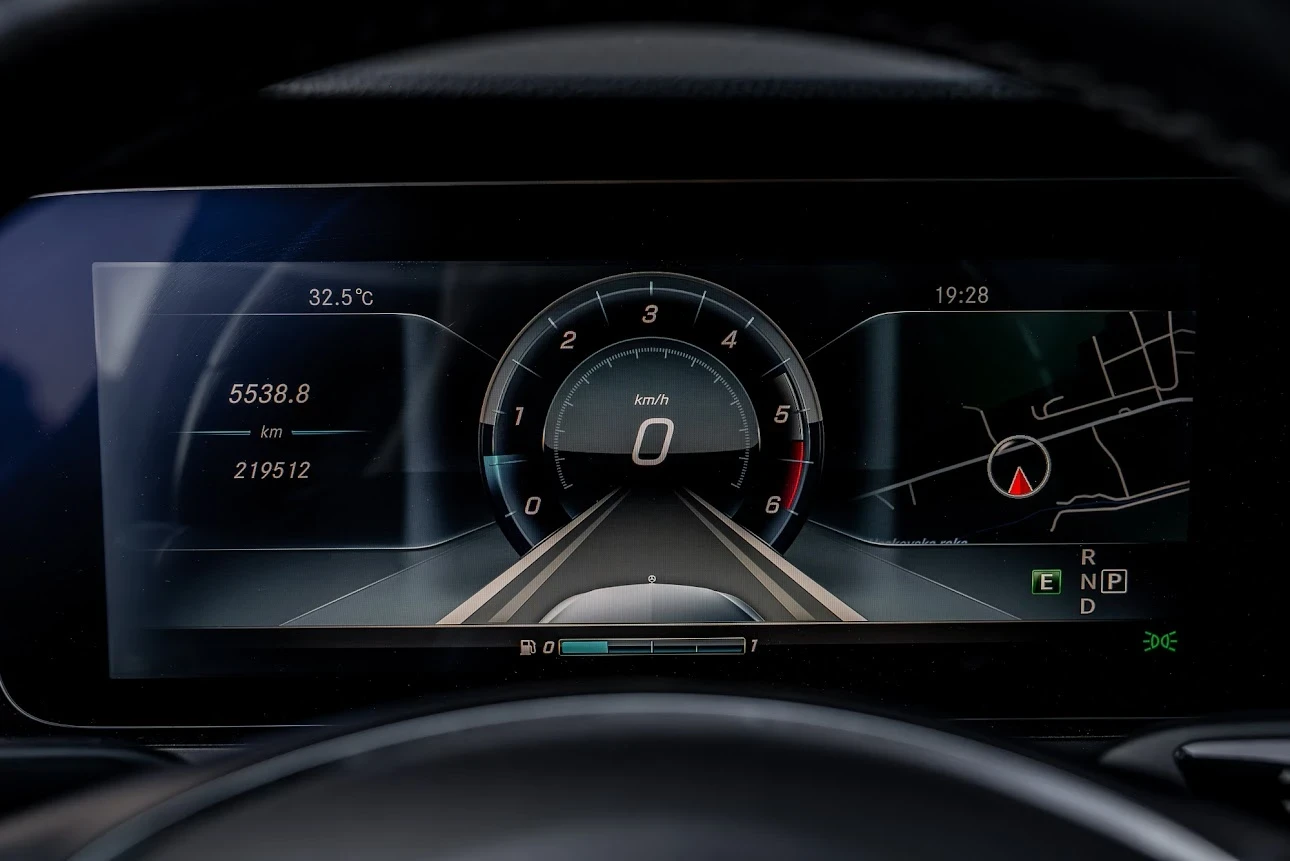 Mercedes-Benz E 350 DIGITAL / ЗАДНА КАМЕРА/ПЪРВИ СОБСТВЕНИК, снимка 15 - Автомобили и джипове - 55657918