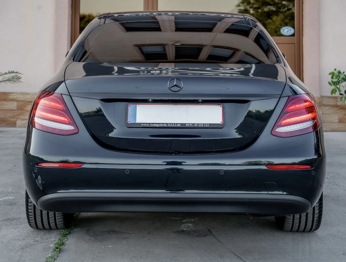 Mercedes-Benz E 350 DIGITAL / ЗАДНА КАМЕРА/ПЪРВИ СОБСТВЕНИК, снимка 4 - Автомобили и джипове - 55657918