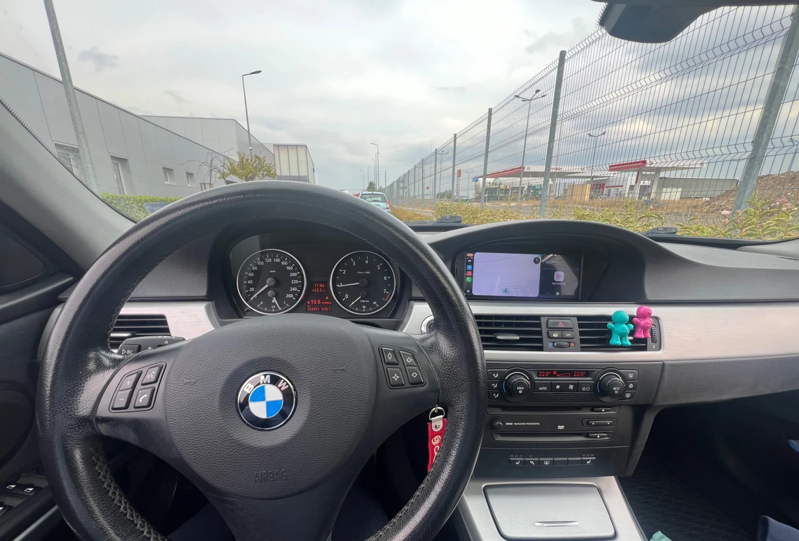 BMW 330 ���.���������/Carplay/Android auto/Logic 7 | Mobile.bg � ����������� 10