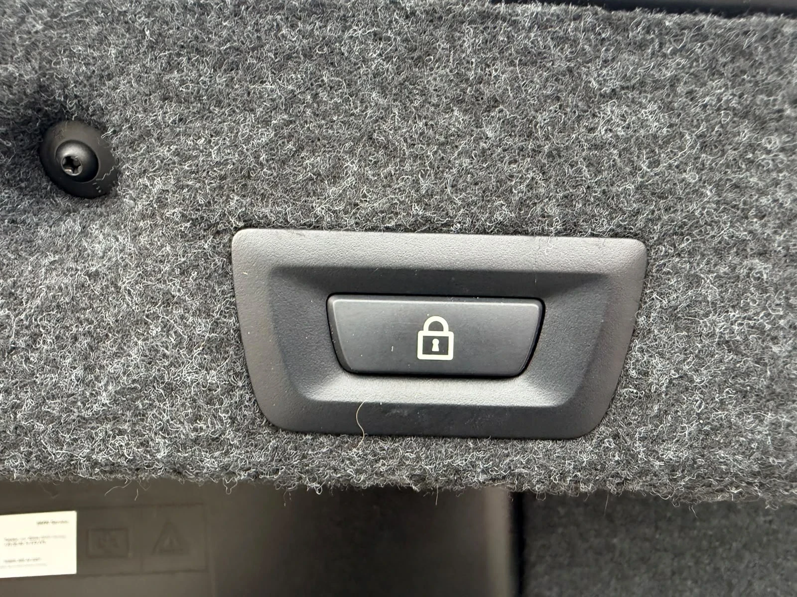 BMW 520 I AUTOMATIK NAVI KAMERA HED-UP KEY LESS START STOP, снимка 12 - Автомобили и джипове - 56226455