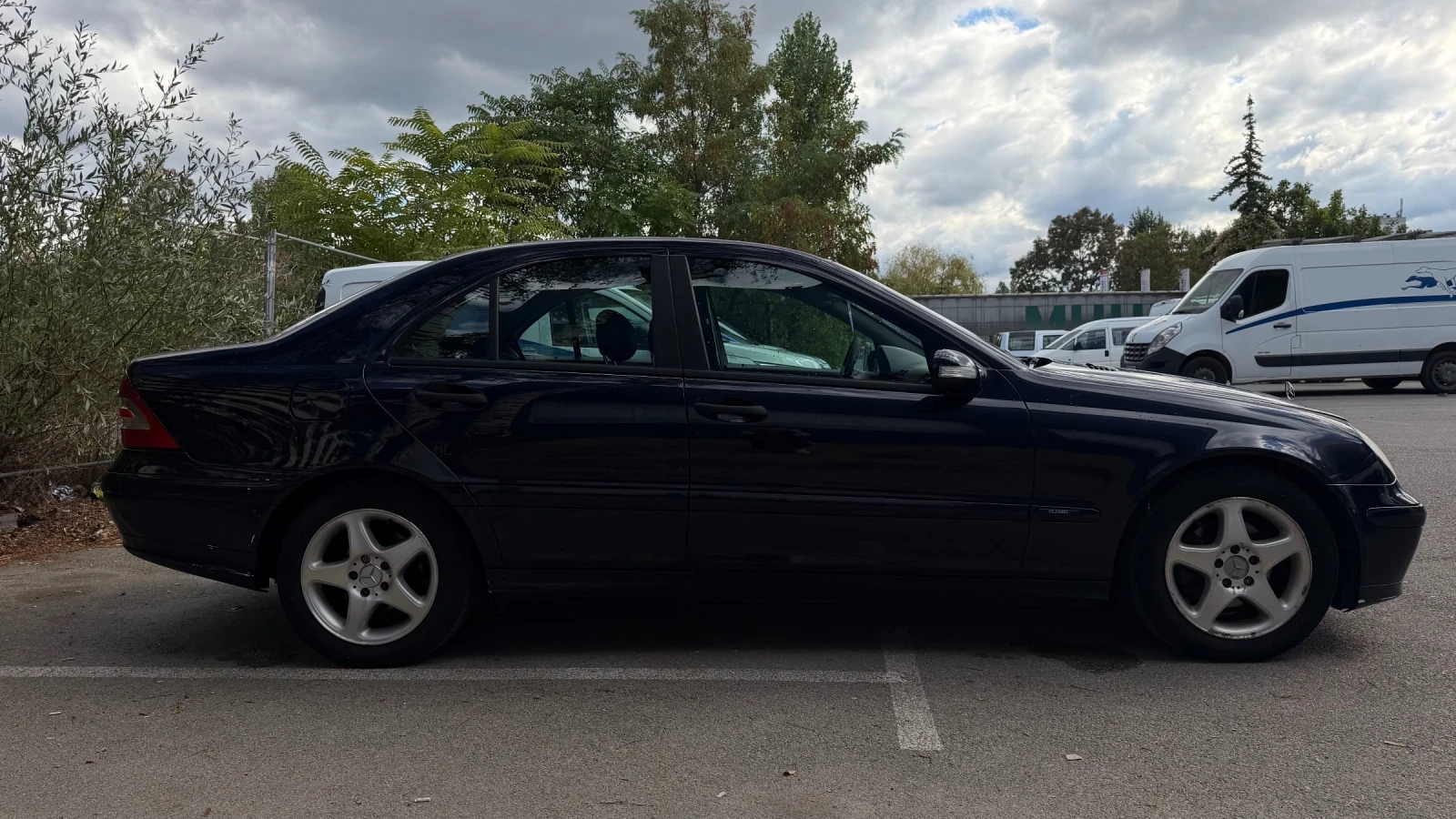 Mercedes-Benz 220, снимка 5 - Автомобили и джипове - 56246569