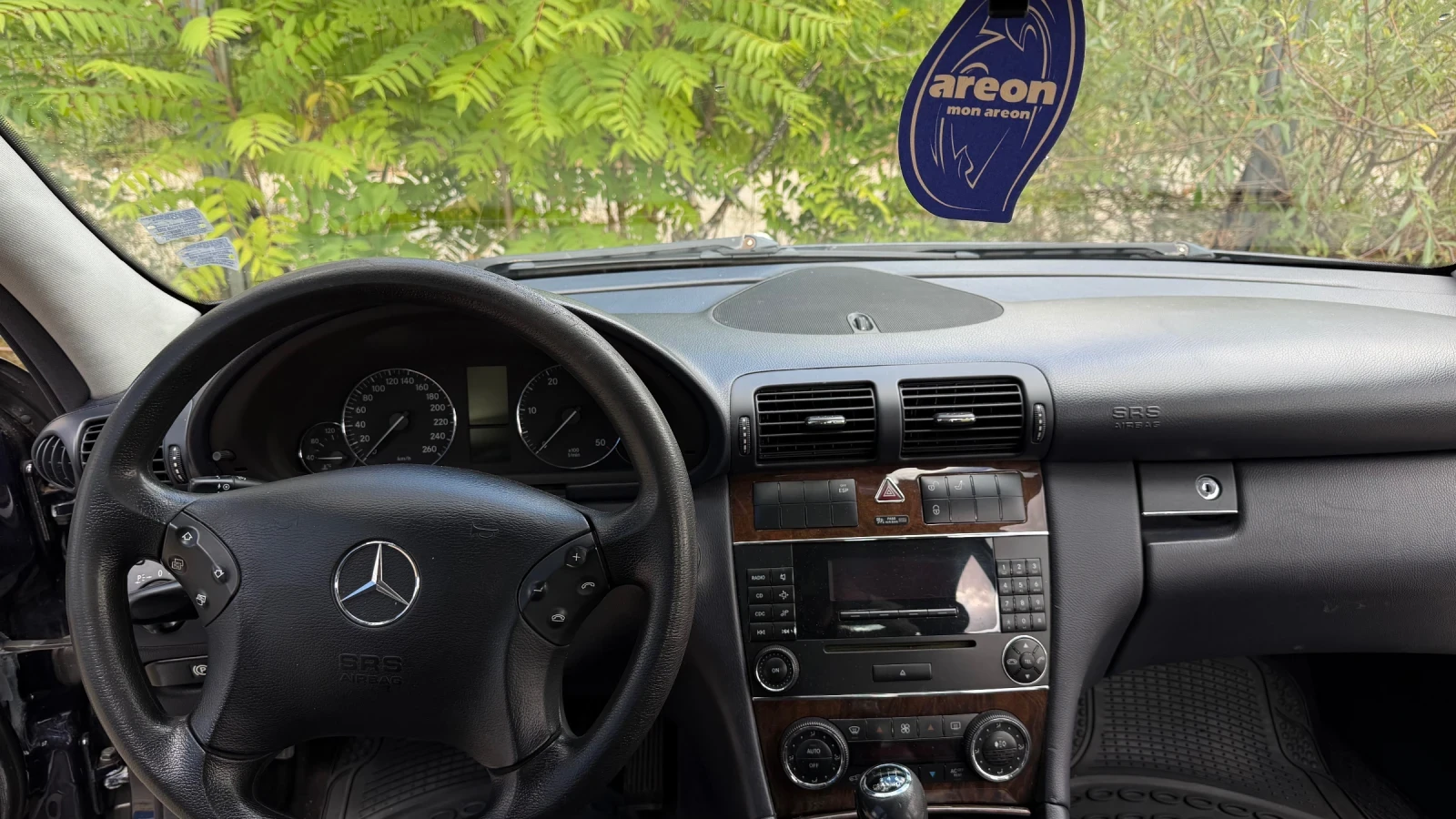 Mercedes-Benz 220, снимка 9 - Автомобили и джипове - 56246569
